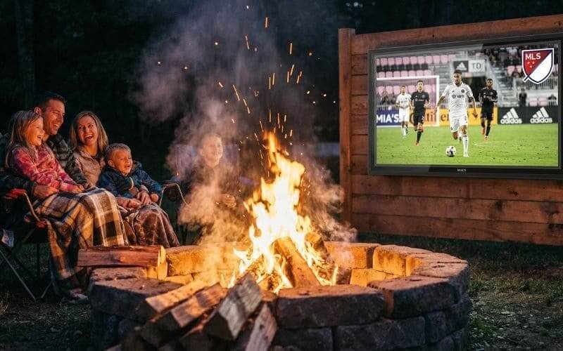 Leirintäalueen takapihan ulko-TV-kotelo – säänkestävä TV-kaappi koko perheen elokuva- ja urheilu-iltoille takkatulen äärellä